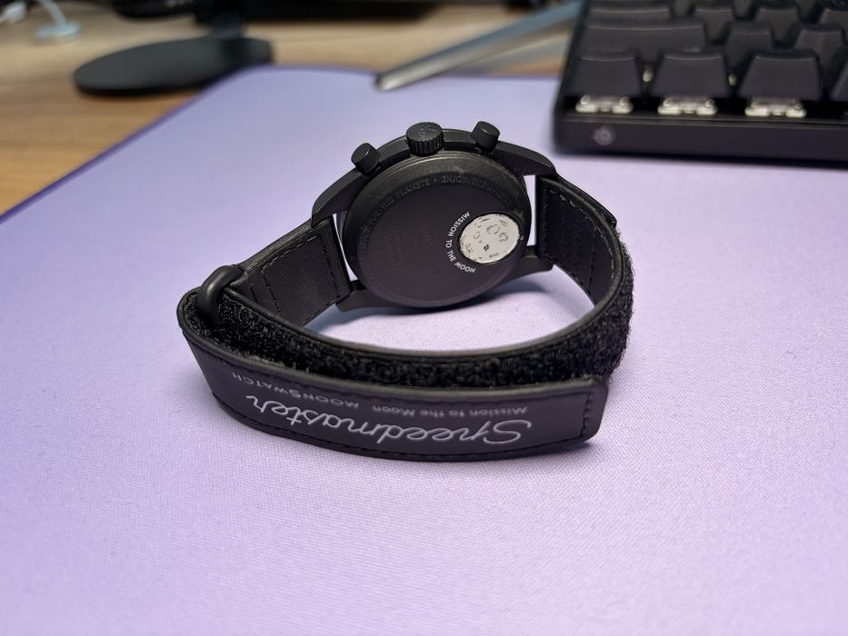 Omega Swatch Moonswatch mission to Moonphase Snoopy Black