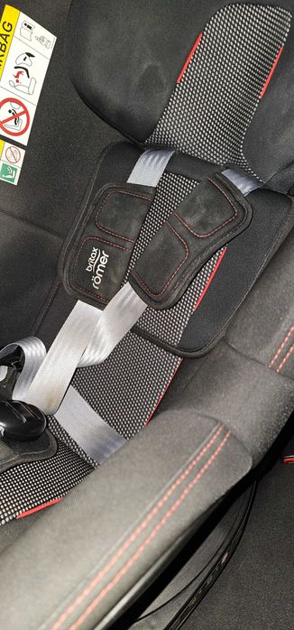 Britax Römer Dualfix i-Size / ISOFIX / 360° въртящо се столче