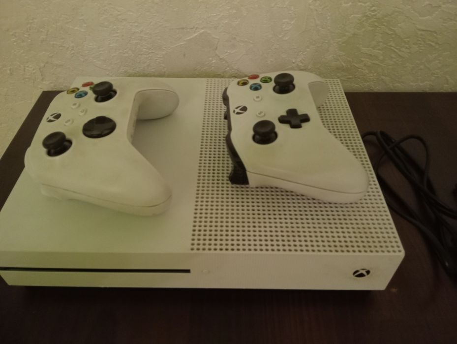 СРОЧНО ХБОХ 1ТБ 2 джойстик