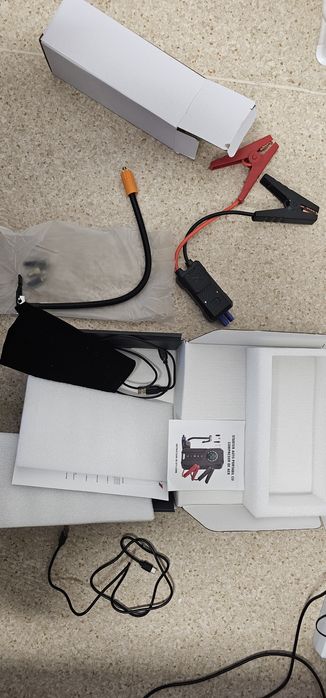 Starter Auto Portabil Cu Compresor 6000M ah Carmax -accept si schimb