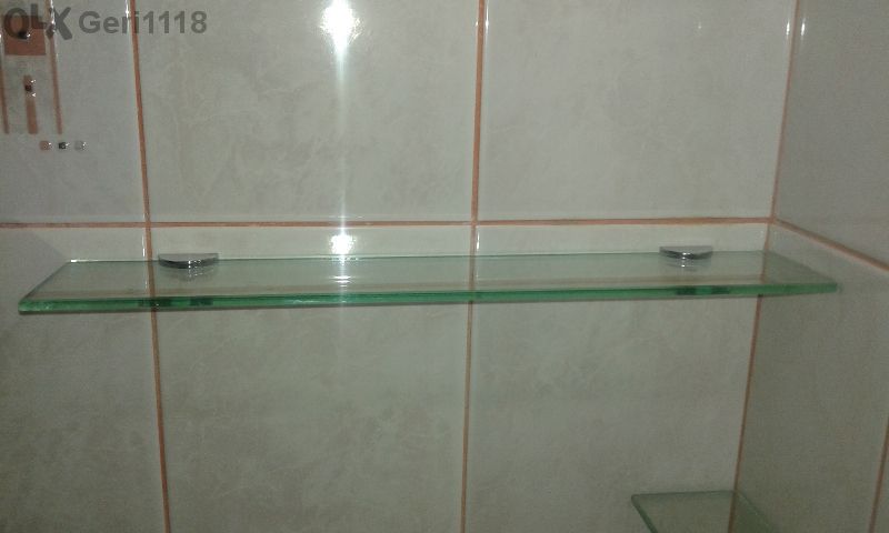 Стъклени полици за баня
