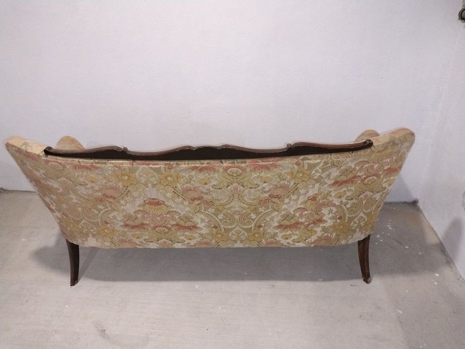 Красив ретро диван