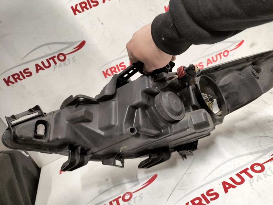 Десен фар Peugeot 207 / Пежо 207 2007г.