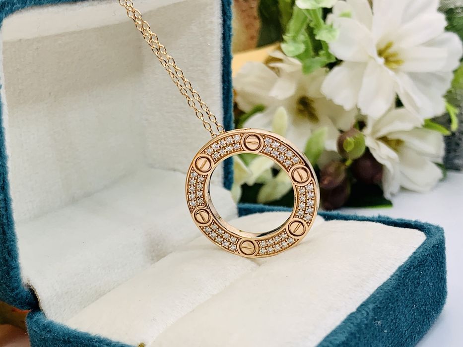 Cartier Love подвеска с бриллиантами