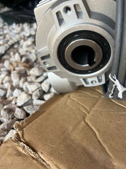 MOTEK ET71b-4 Трифазен 4 полюсен електромотор 0,37кВ 1380rpm НОВ