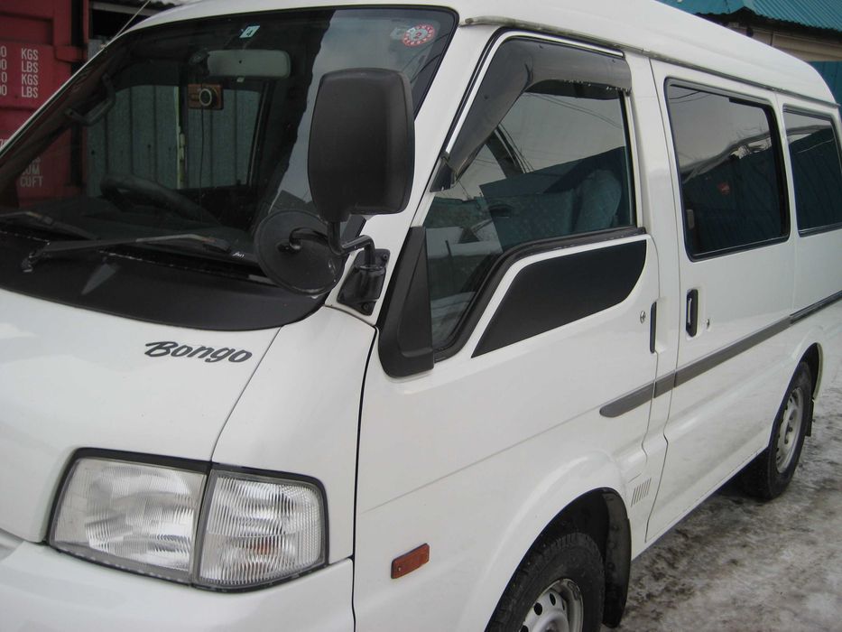 MAZDA BONGO грузопассажирская