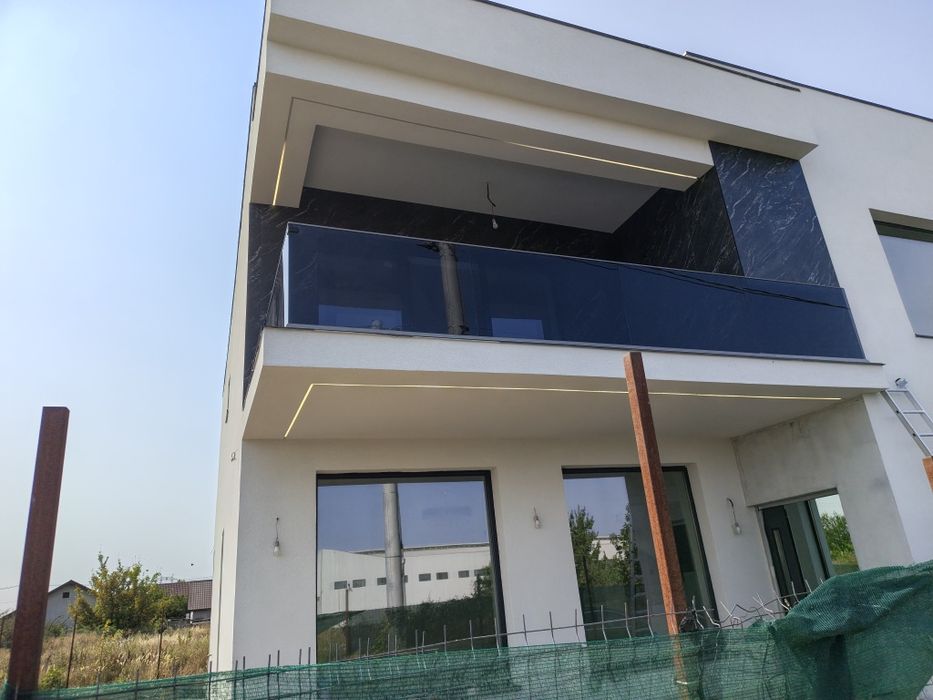 In rate!! Balustrade Sticlă Premium (Scări , Balcoane) – În Rate! Sticlă Securizată & Laminată