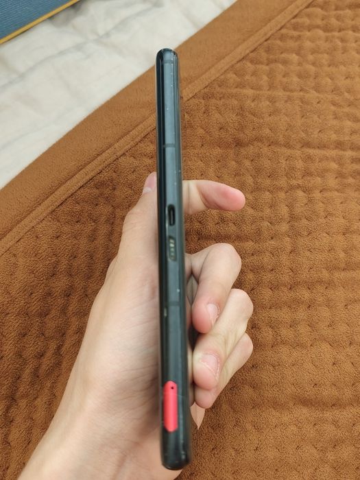 Продаю телефон Asus rog phone 5.