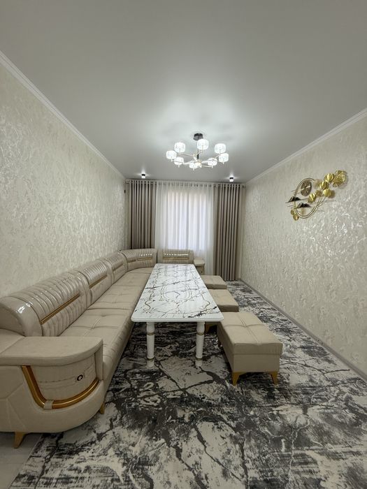 5 Mikrayon Shayx Bozorcha Oldida 2 xonalik 3 etaj Uy Sotiladi Srochni