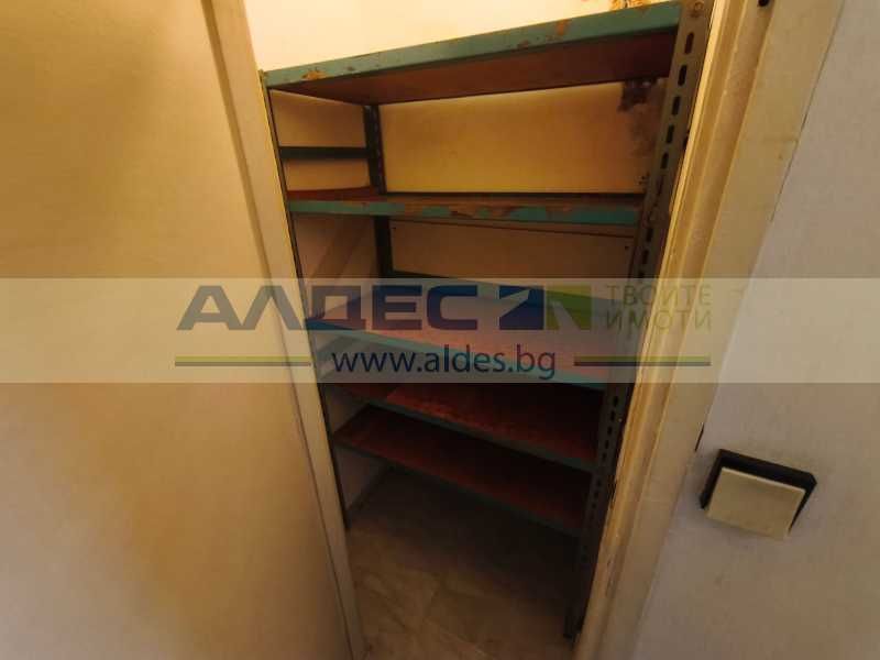 Продава се непреходен тристаен ап. в Люлин 10 срещу Парка!