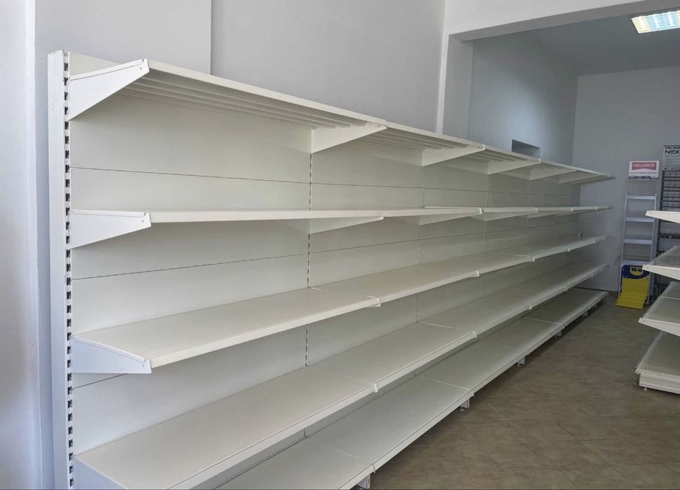 Rafturi de magazin perete