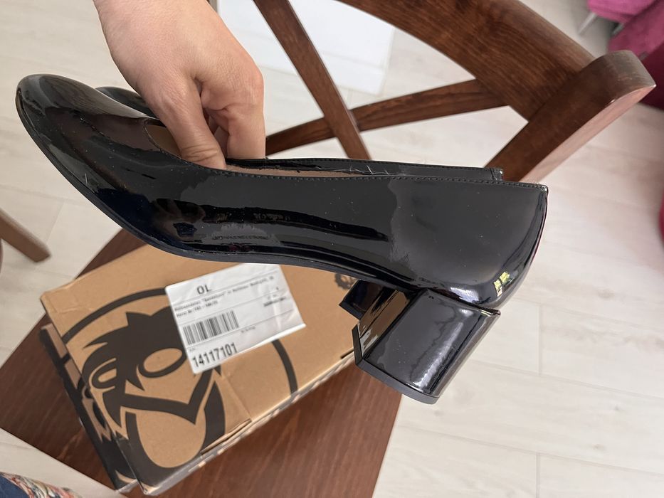 Pantofi de lac toc comod Unisa 37- 38 noi picior îngust