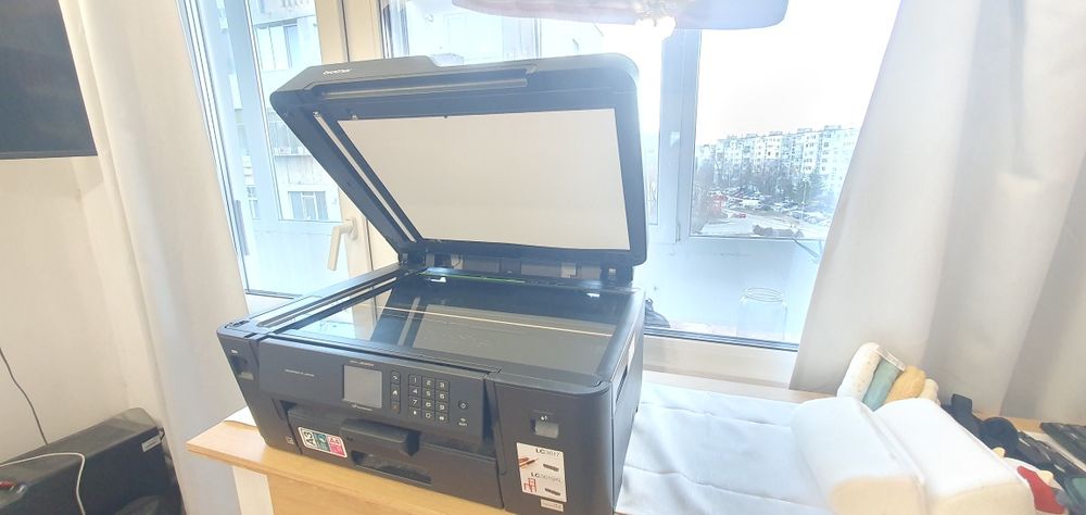 Скенер и цветен принтер А3  Brother MFC-J5330