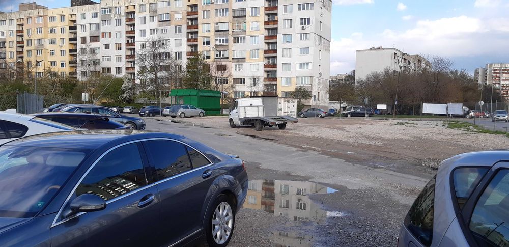 Свободни паркоместа в платен паркинг