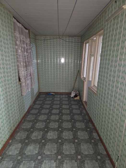 Продается 3 комнатная квартира.  Радуга. Этаж 1.