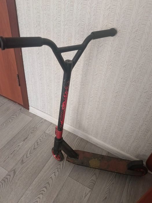 Продам самокат трюковый