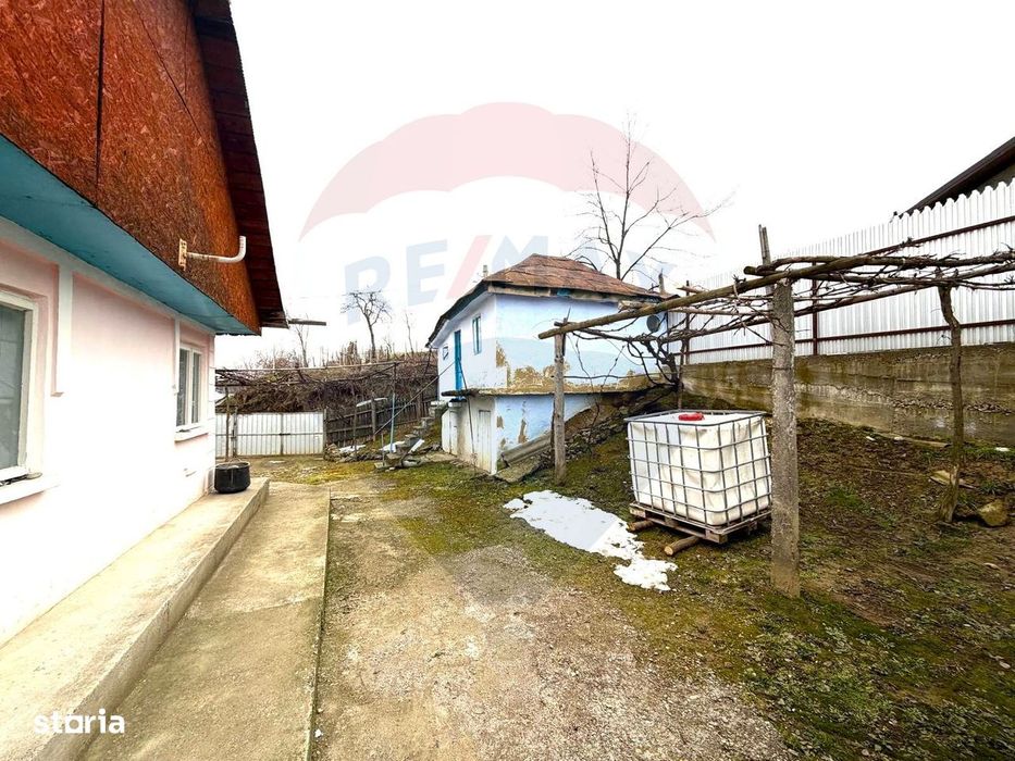 Casă 3 camere de vânzare – Gârleni, sat Lespezi, Str. Frunzei