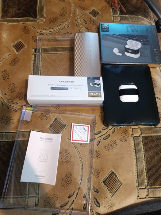 Наушники блютуз.