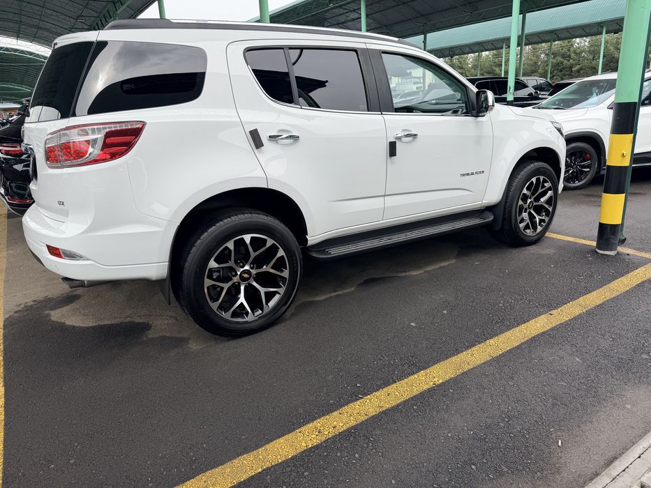 Мошина сотилади холати яхши