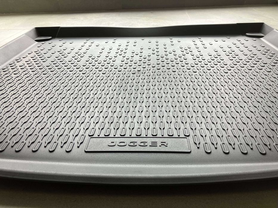 Нова Оригинална гумена стелка за багажник DACIA JOGGER