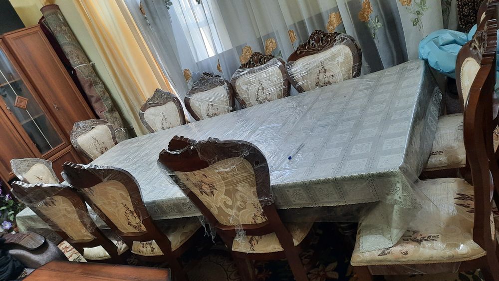 Срочно!!! 12 талик стол стул сотилади.