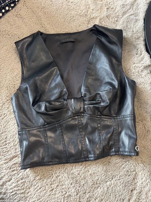 Кожен топ Guess S