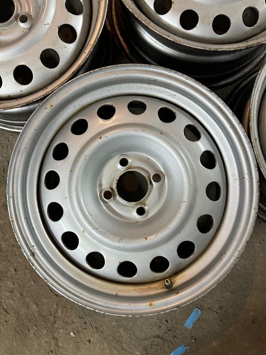 R16 PCD 4 *100 Комплект штампованных дисков