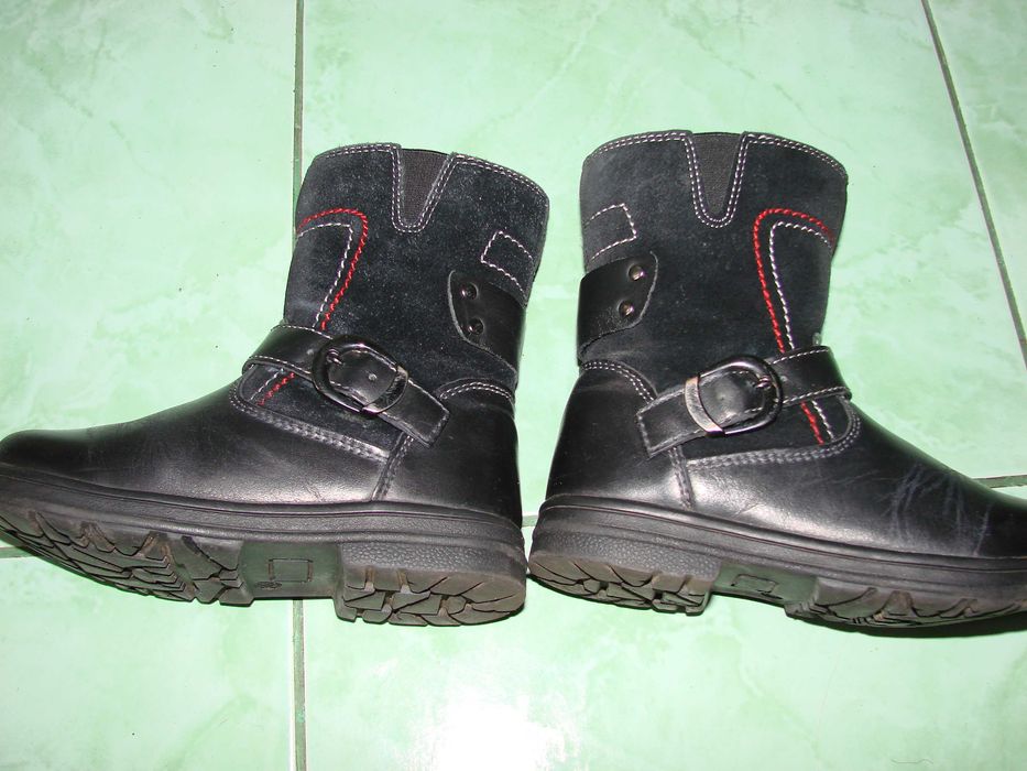 Зимние сапоги на мальчика 28 размер.