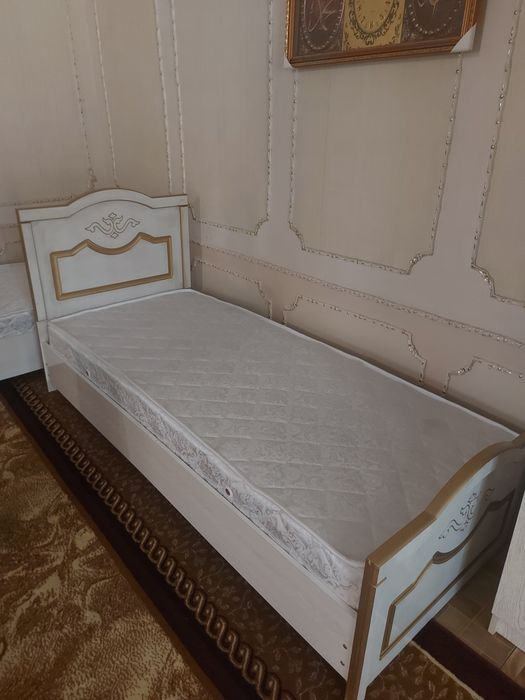 Прдам 2 Кровать и 1  шкаф