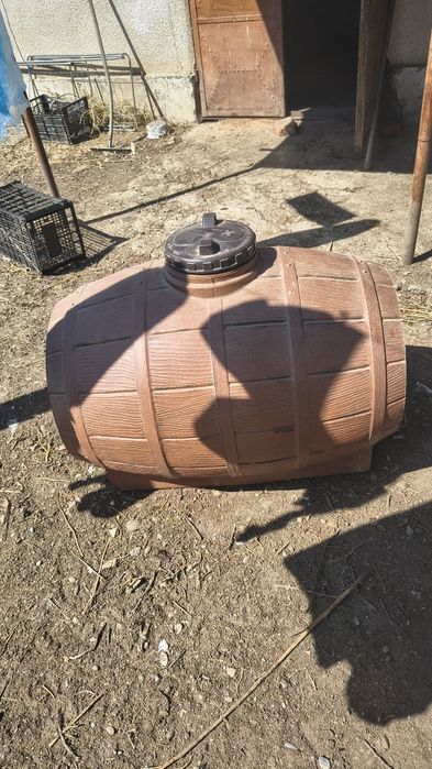 Vând butoi din fibra