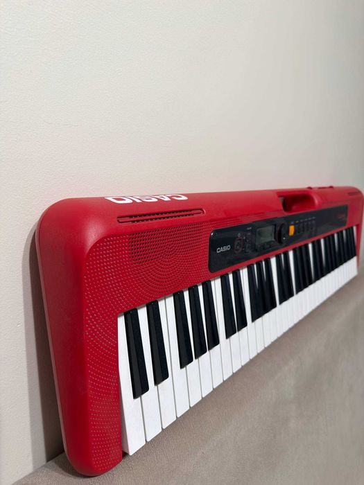 Синтезатор Casio CT-S200RD