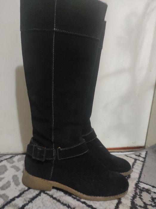Дамски чизми/ и боти на платформа