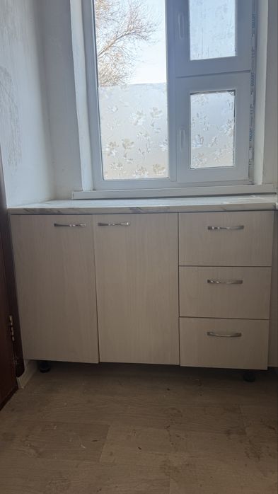 Продам кух гарнитур в хорошем  состояни.