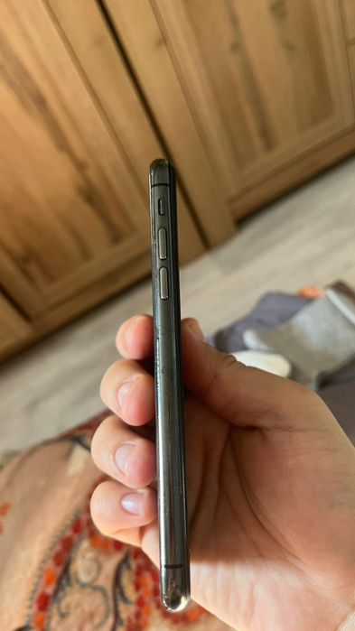 Продаю IPhone xs