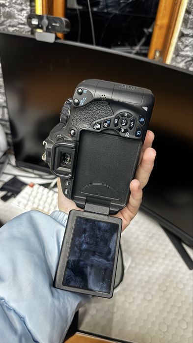 Aparat foto Canon Eos 700D