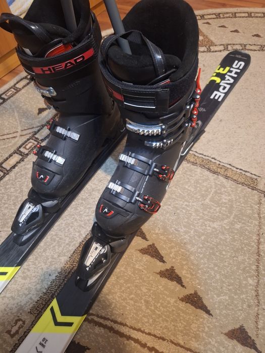 Vând schii ,clapari ,bete