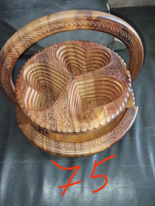 Различни Красиви дърворезби