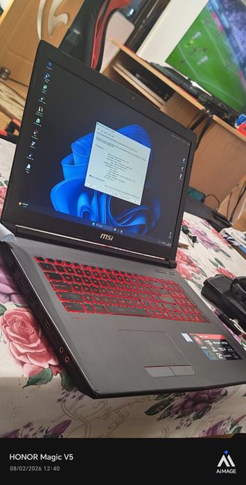 Pachet Gaming Laptop MSI GV72 7RD 17 inch / i7 / GTX1050 / Căști /
