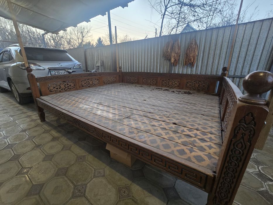 Топчан ( деревянная Кровать).