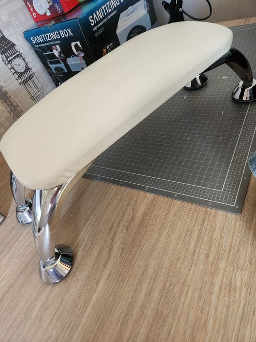 Подставка для рук при маникюре