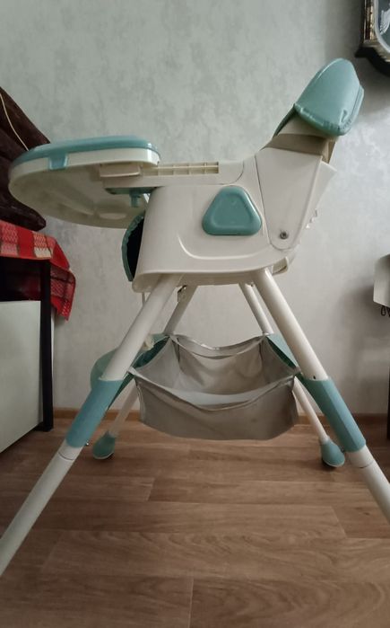 Детский стульчик для кормления