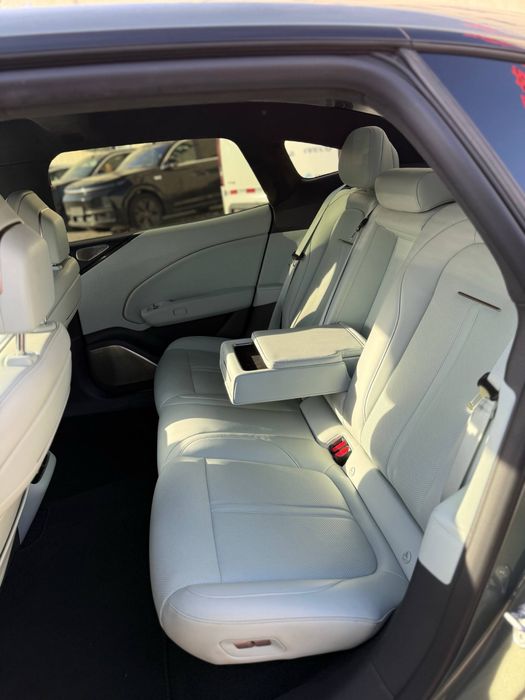 Zeekr Зеекр 007