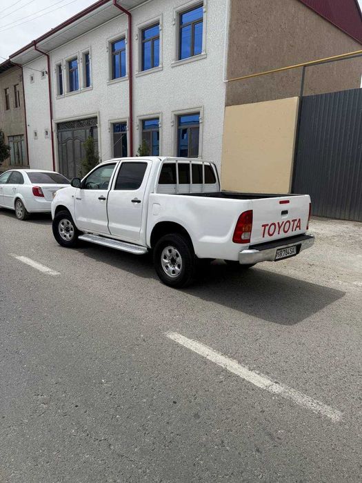 Hilux Totota  холати яхши