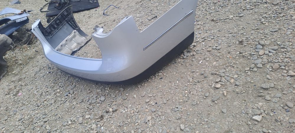 Vând bara spate vw Passat B6 break cod culoare LA7W