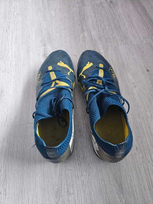 футболни бутонки