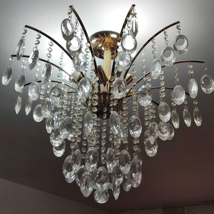 Люстра в отличном состоянии