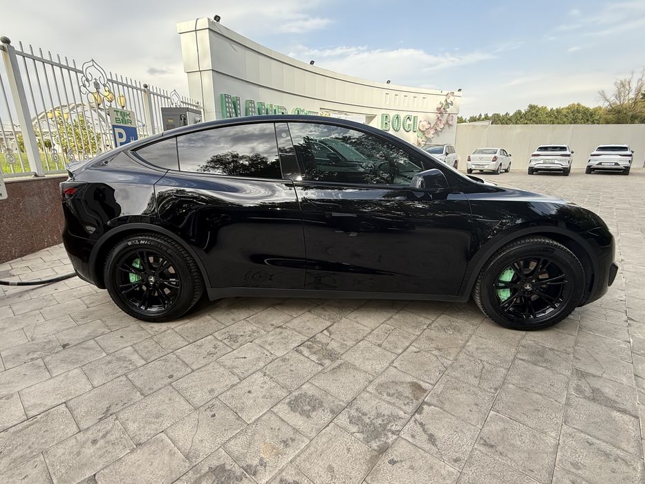 Продам Тесла Model Y.