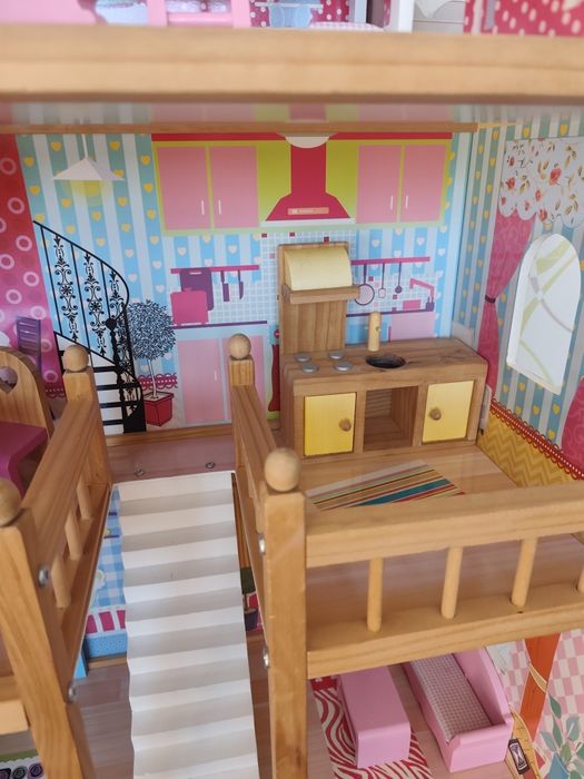 Дървена Къща за кукли