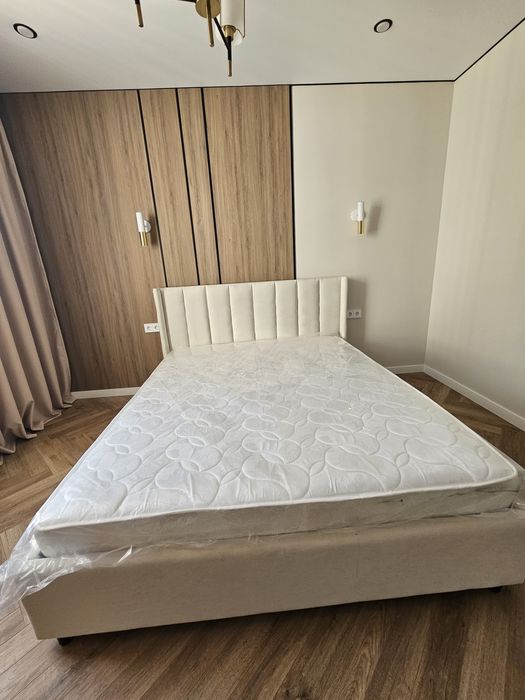 Кровать двуспальная