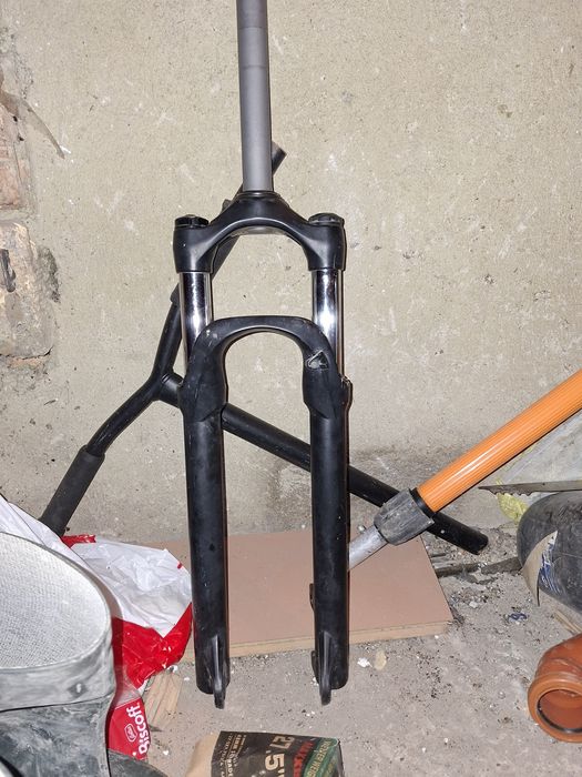 Вилка rockshox маслена
